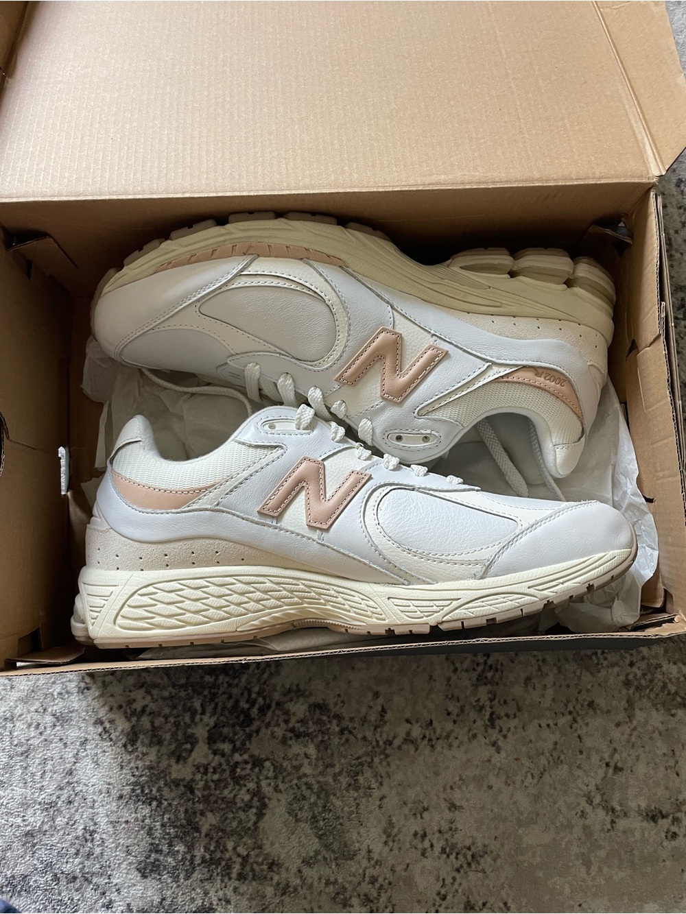 New Balance 2002R Men's Size 11 White Vachetta Tan Leather Sneakers